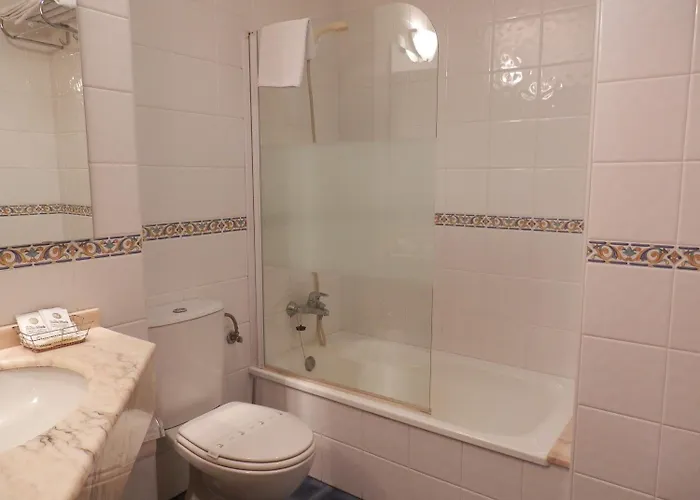 多纳玛丽亚酒店 2* 希洪