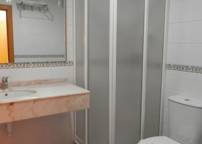 多纳玛丽亚酒店 2*